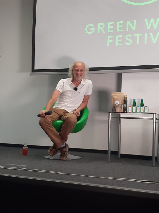 olejek cbd z plantacja konopi 036