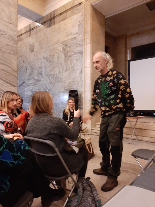 olejek cbd z plantacja konopi 045